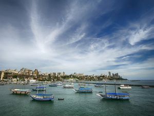 CÉU, BARCOS E ORLA