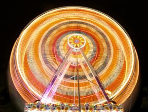 RODA GIGANTE EM LONGA EXPOSIÇÃO