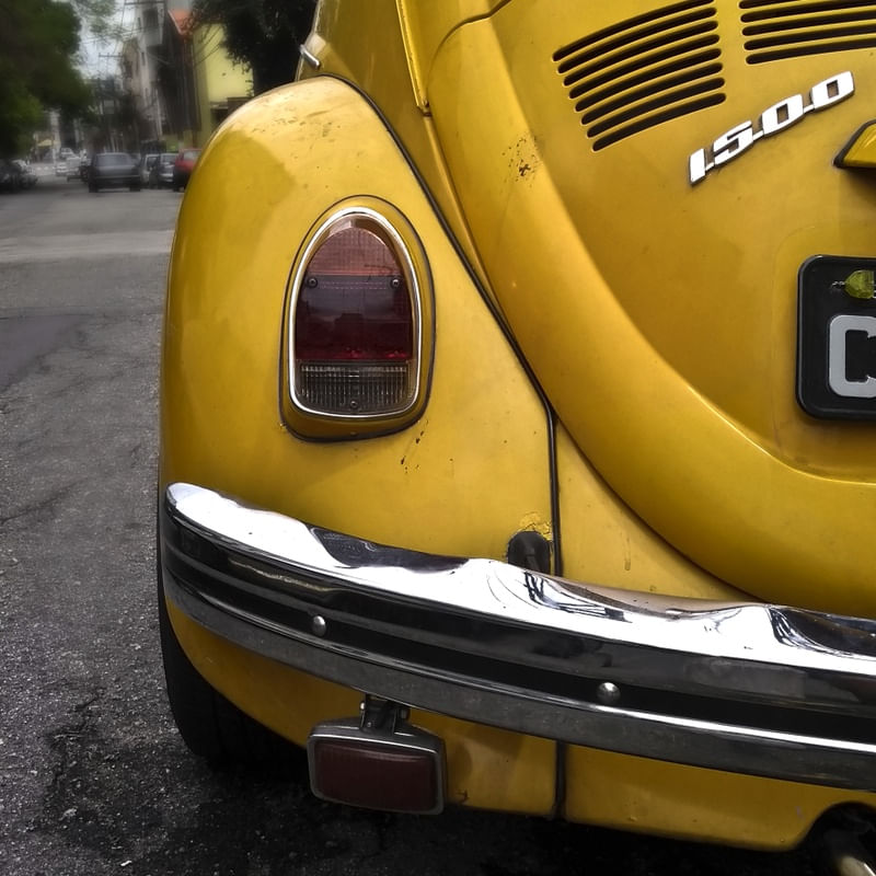 FAROL DE UM FUSCA AMARELO 2