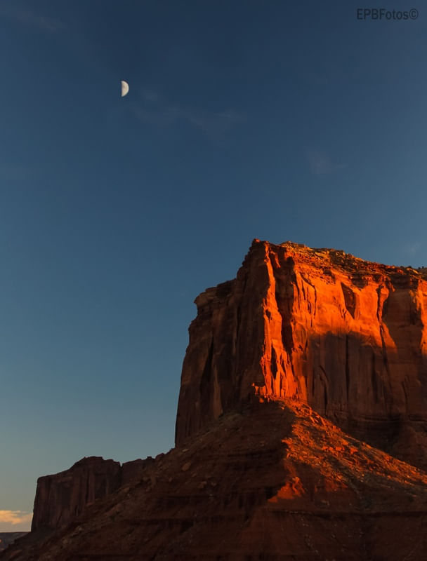 NOITE EM MONUMENT VALLEY