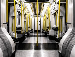 POLE DANCE NO METRÔ
