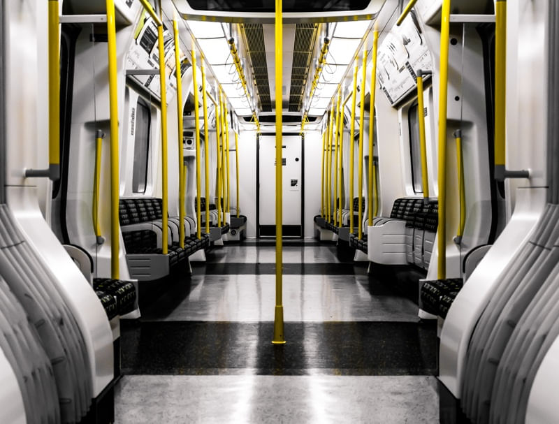 POLE DANCE NO METRÔ