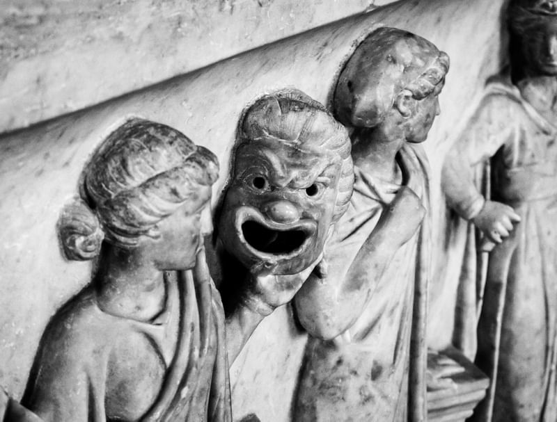 SORRISO DE PEDRA