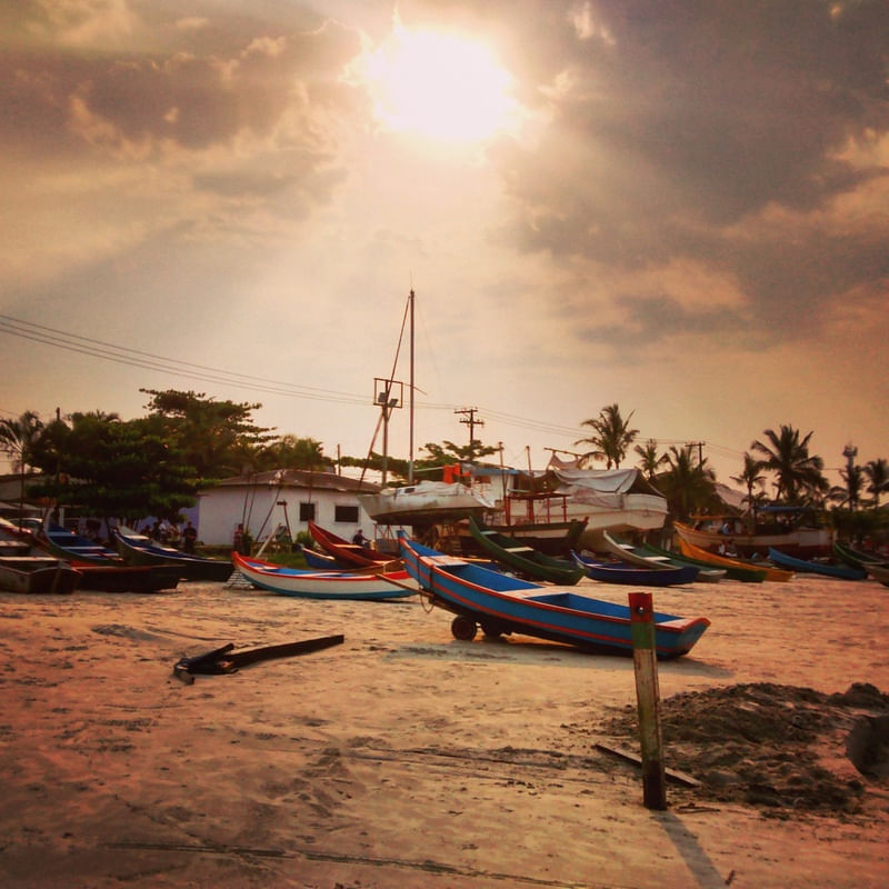 BARCOS AO PÔR DO SOL - PEREQUÊ