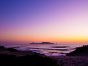 AMANHECENDO NO MORRO DAS PEDRAS