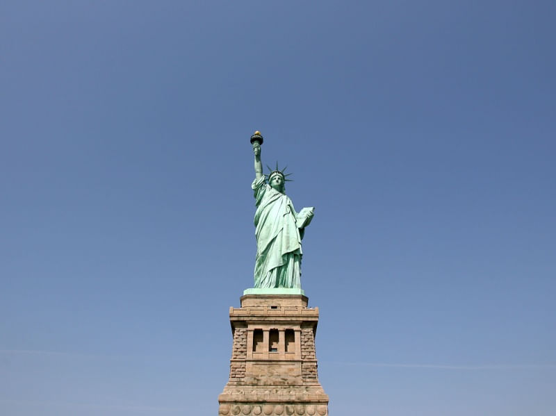 ESTÁTUA E O CÉU