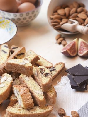 BISCOITOS E CHOCOLATES