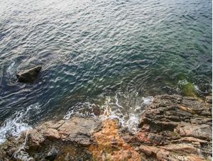 MAR E PEDRAS