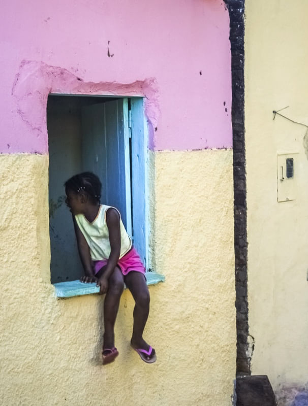 GAROTA NA JANELA