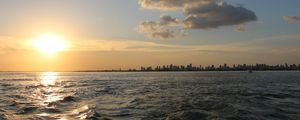 CIDADE AO PÔR DO SOL