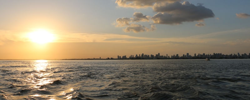 CIDADE AO PÔR DO SOL