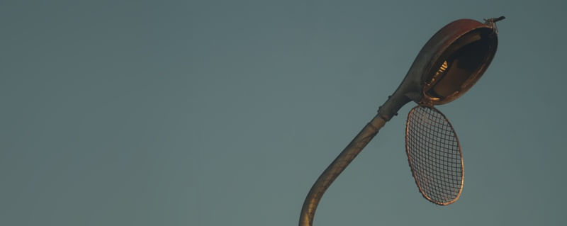 POSTE AO CÉU AZUL