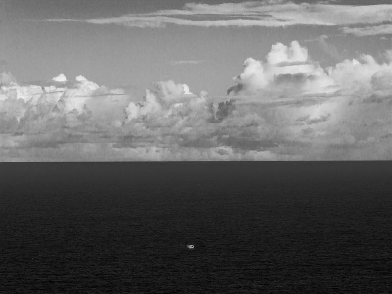 UMA BARCO NA IMENSIDÃO