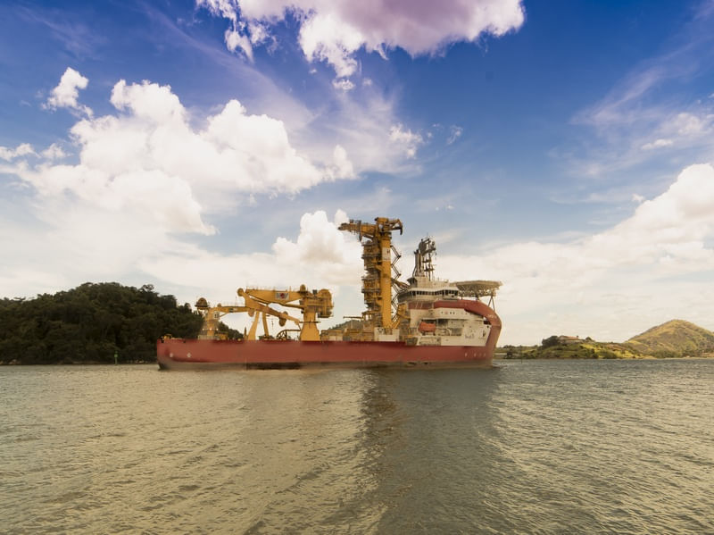 NAVIO VERMELHO
