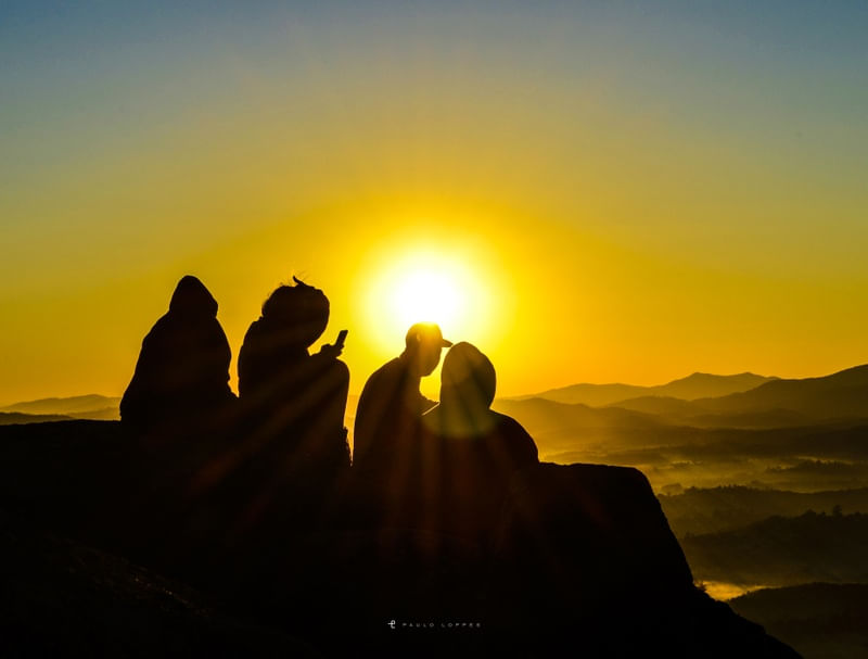 SILHUETAS AO SOL