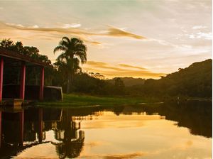 PÍER EM REFLEXO