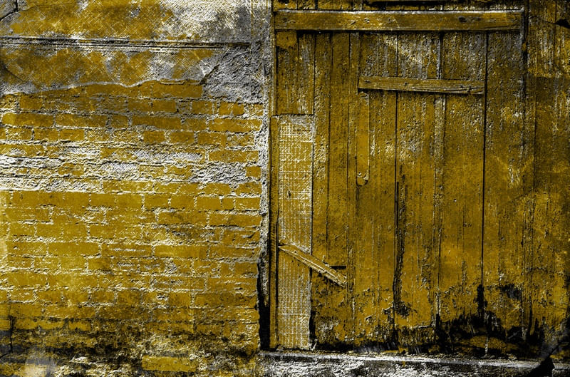 URBAN DOOR