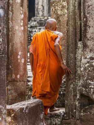 MONGE EM ANGKOR