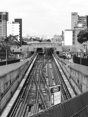 METRÔ EM PRETO E BRANCO