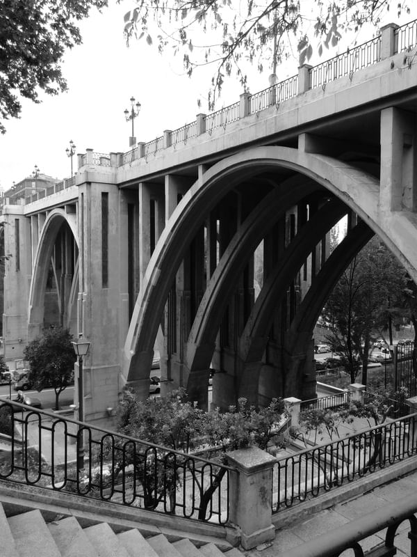 PONTE SOBRE PONTES