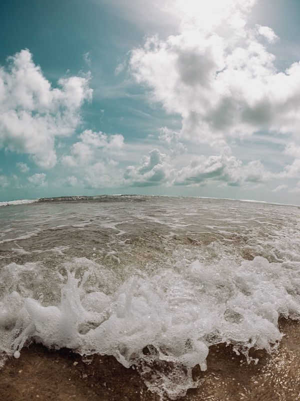 ESPUMA NA PRAIA