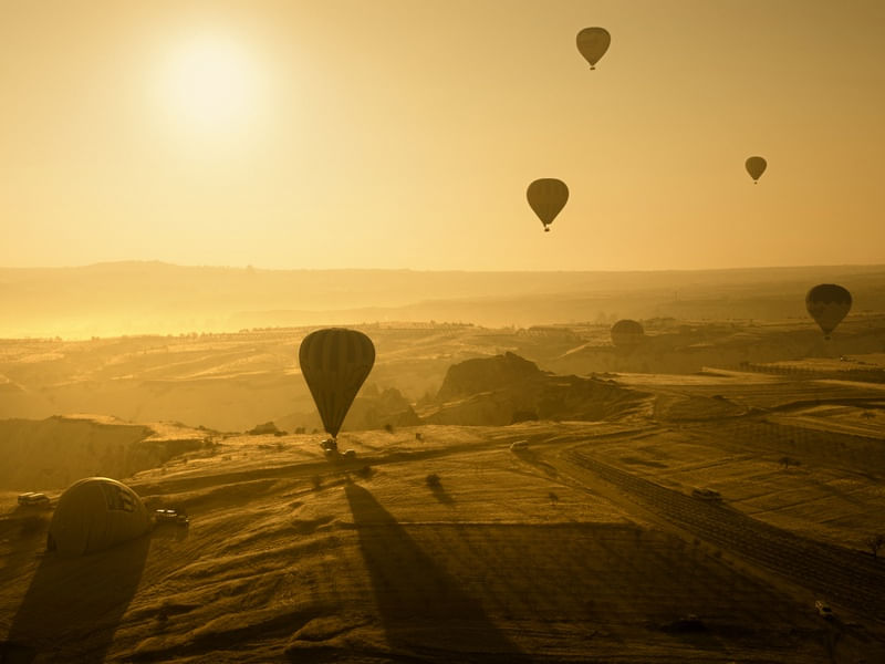 BALÕES AO AMANHECER NA CAPADÓCIA