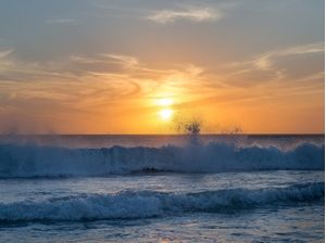 WHEN THE SEA MEETS THE SUN