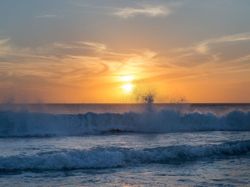 WHEN THE SEA MEETS THE SUN