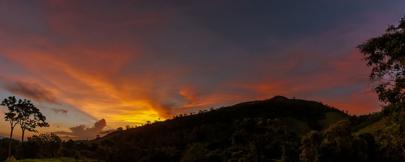 MONTANHAS DE MINAS - POR DO SOL