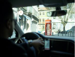 IN TAXI LOOK