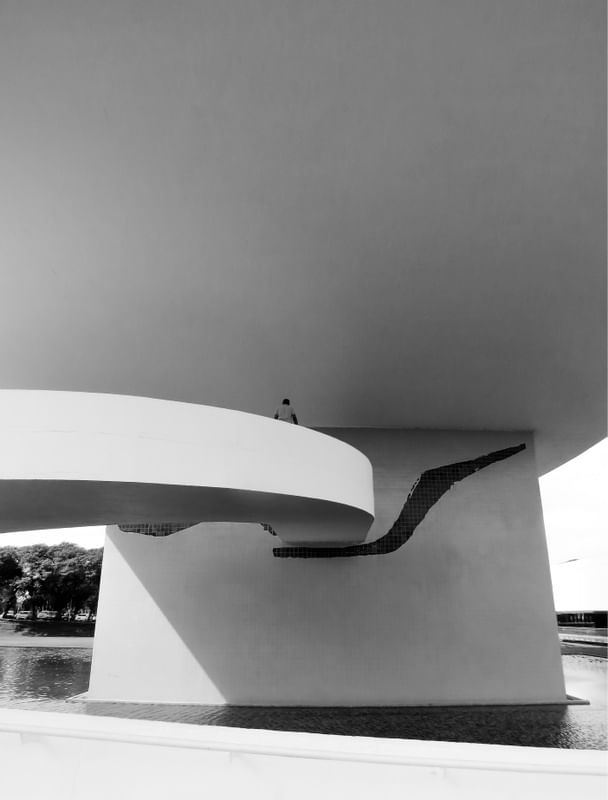 NO MUSEU DO OLHO