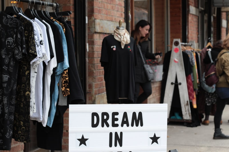 DREAM IT