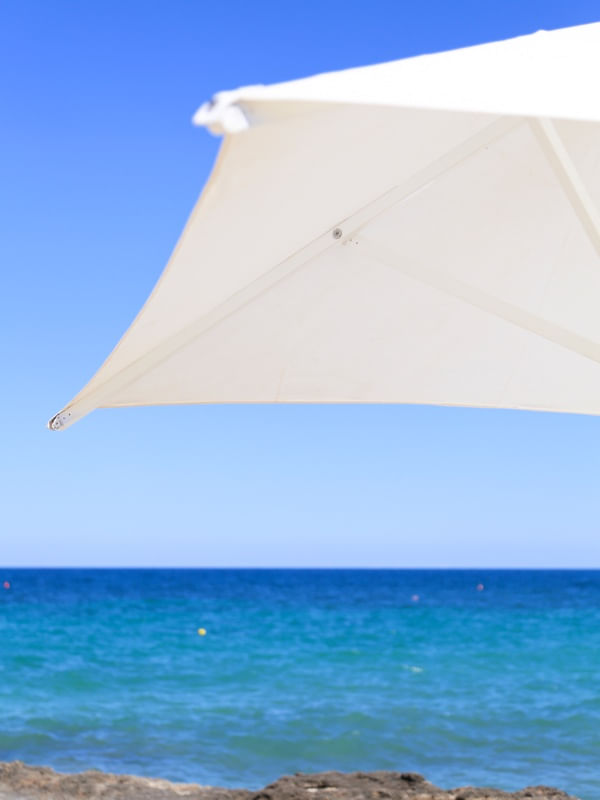 GUARDA SOL. PUGLIA, ITÁLIA