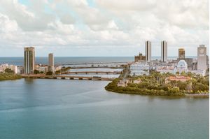 RECIFE: PONTES, RIOS E CAOS.