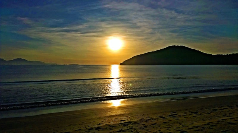 AMANHECER EM UBATUBA