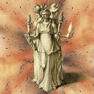 HÉCATE-TRIFACETADA QUADRADA