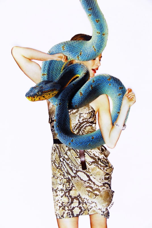 MULHER & COBRA