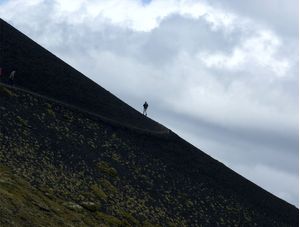 CAMINHADA NO VULCÃO I
