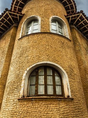 FACHADA AMARELA