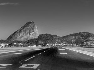 FLY ME TO SUGAR LOAF