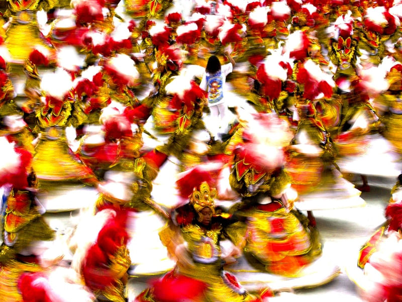 BAIANAS VERMELHO BRANCO E DOURADO
