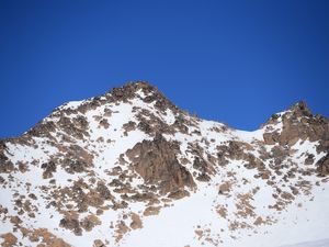 PARAÍSO DE NEVE E CÉU AZUL