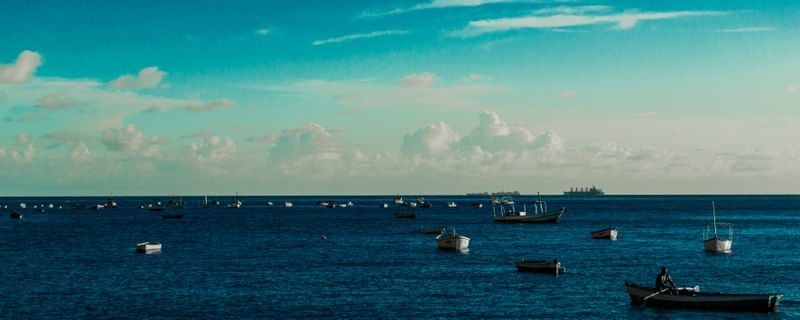 BARCOS, MAR E AZUL