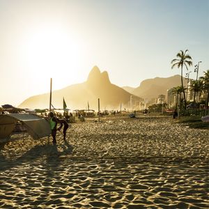 CONTRASTES DA PRAIA