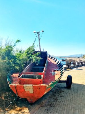 BARCO NA CALÇADA