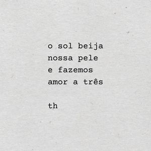 AMOR A TRÊS