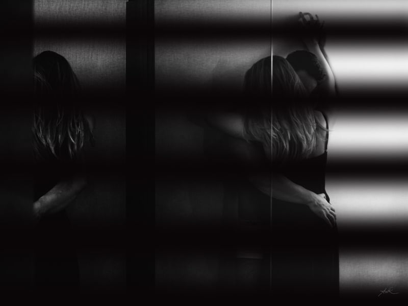 LOVE IN BLINDS