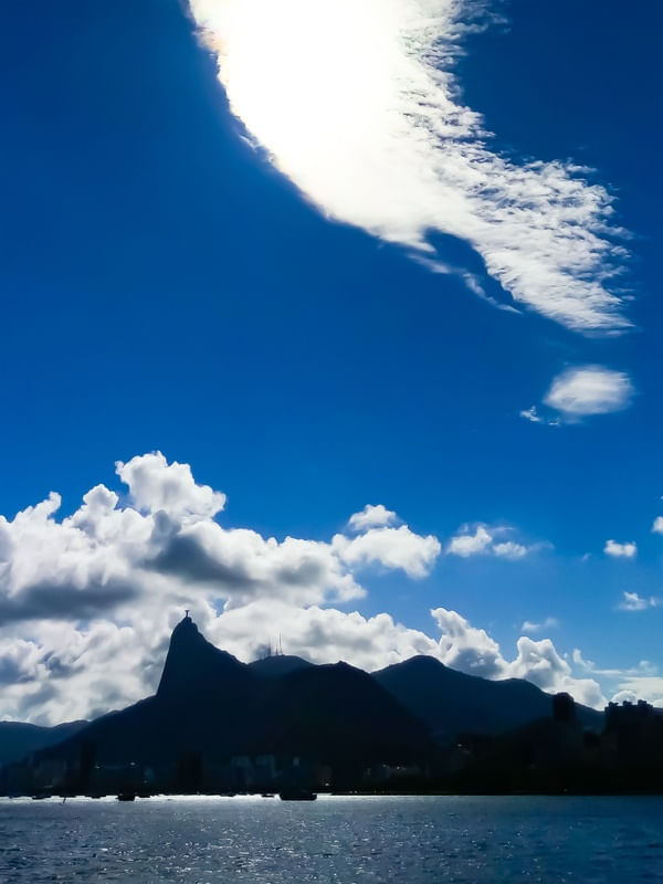 REDENTOR CLOUDED BLUE SKY