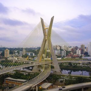 AS VIAS DA MANHÃ