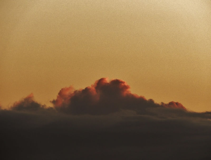 NUVENS NO POENTE